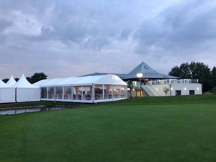 Image de Chapiteaux pour un banquet de mariage
