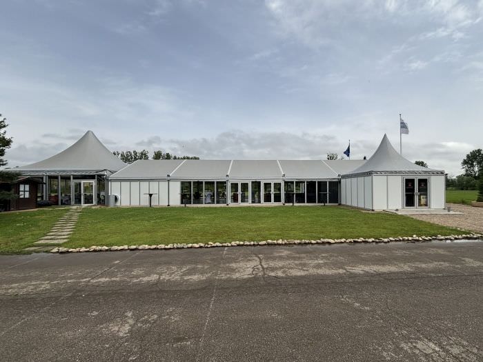 Image de Installation d'une salle de réception permanente