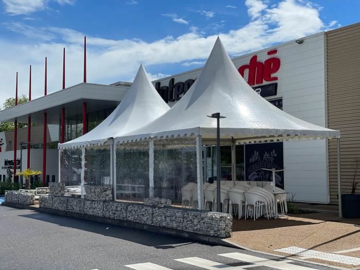 Image de Couverture de terrasse d'une Grande Surface