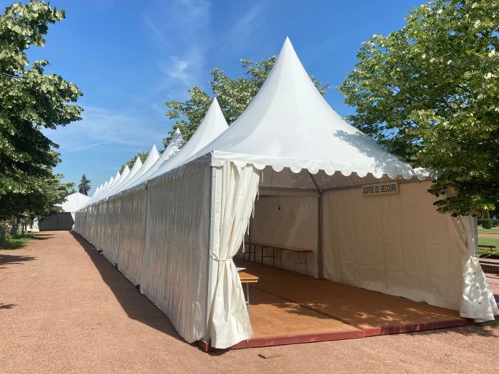 Image de Chapiteaux pour un événement culturel en Moselle